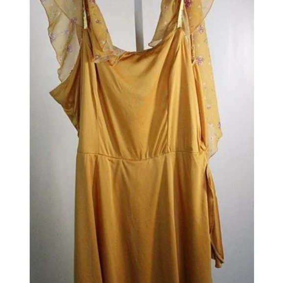 NWT RARE Her Universe Padme Meadow dress